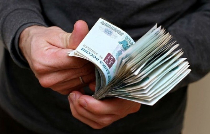 В Бузулуке у пенсионерки похитили 100 000 рублей
